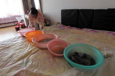 灌南楼上漏水，住户失联，小区没物管，业主维权难！律师来支招……